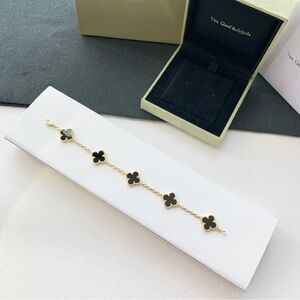 Carnelian Alhambra Bracelet - Van Cleef & Arpels, 18k Gold